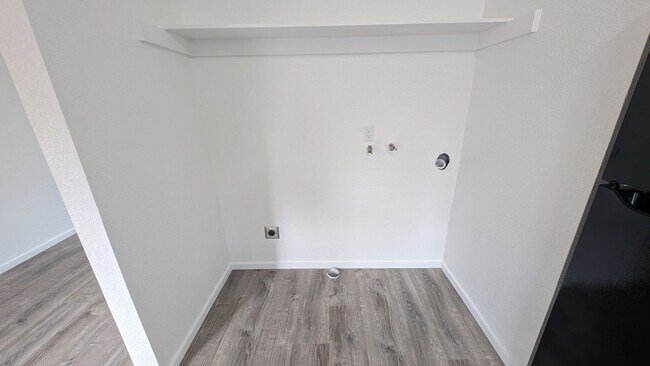 Building Photo - One level in Shewood