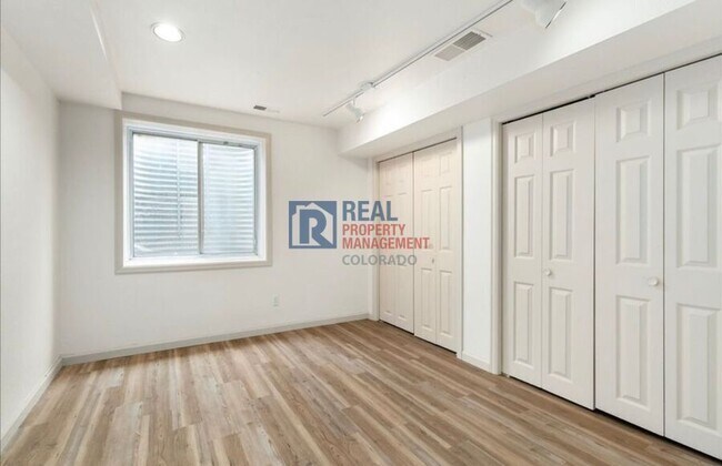 Building Photo - 10010 Irving St