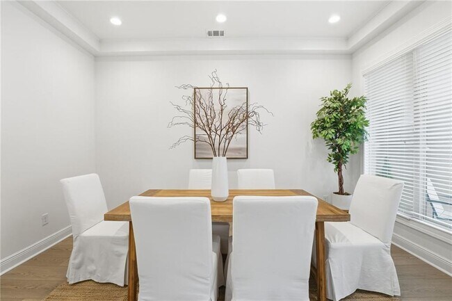 Building Photo - 110 Via Roma