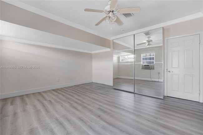 Building Photo - 215 Entrada Dr