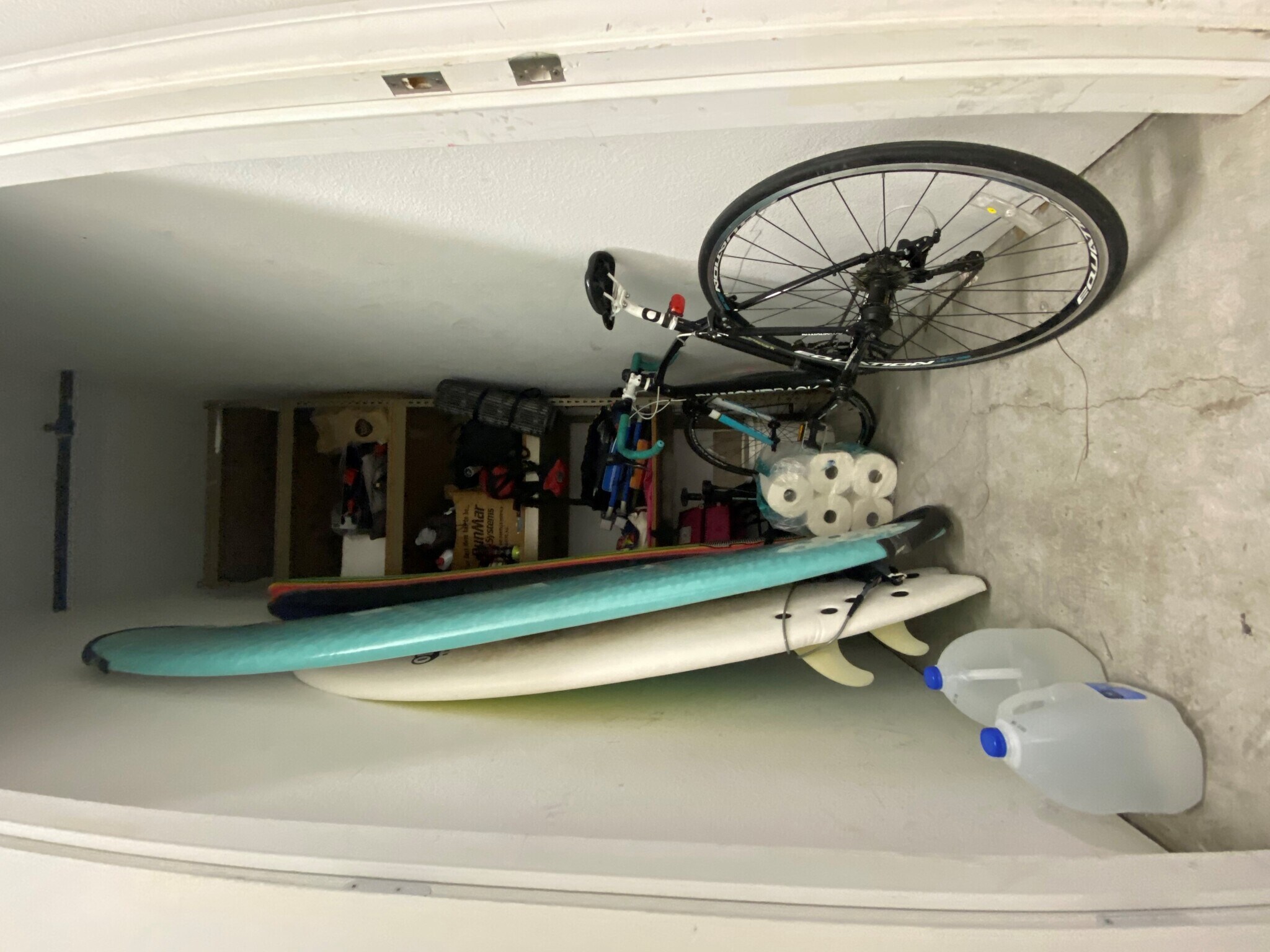 secure storage room - 924 Hornblend St