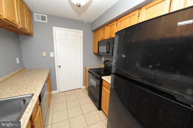 Building Photo - 5707 Olde Mill Ct