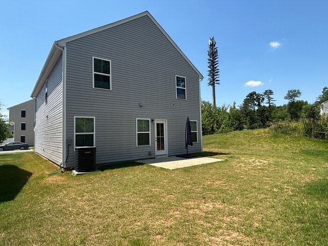Building Photo - Spacious 5-Bedroom Home in Dillon Lakes