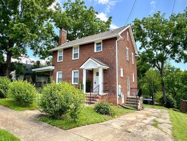 Building Photo - 145 Blanton St