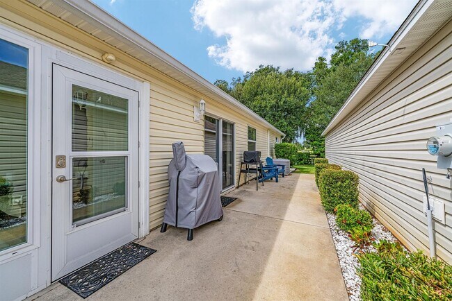 Building Photo - Furnished Annual Rental – 4-Minute Golf Cart Ride to Brownwood Town Square