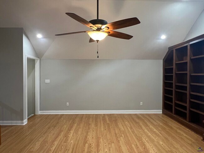 Building Photo - 253 Chadwick Cir