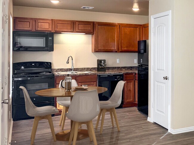 Kitchen & Dining - Tennyson Manor