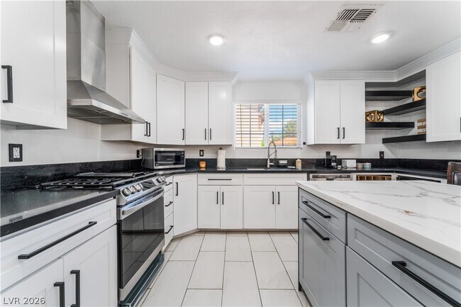 Building Photo - 9005 Feather River Ct