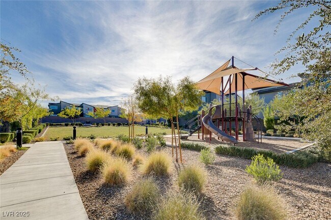 Building Photo - 3209 Vittoria Ave