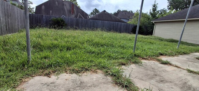 Building Photo - 3411 Ashfield Dr