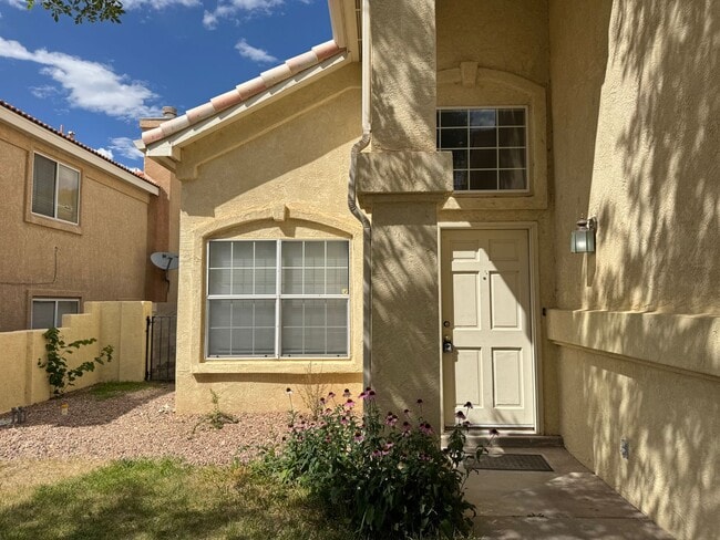 Building Photo - Foothills 2-Story in Vista Del Mundo!