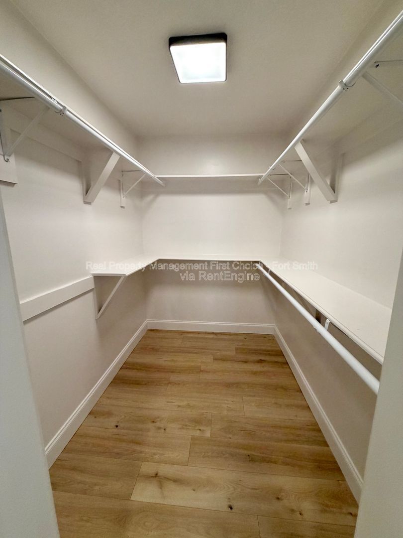 Building Photo - 10107 Old Mill Rd