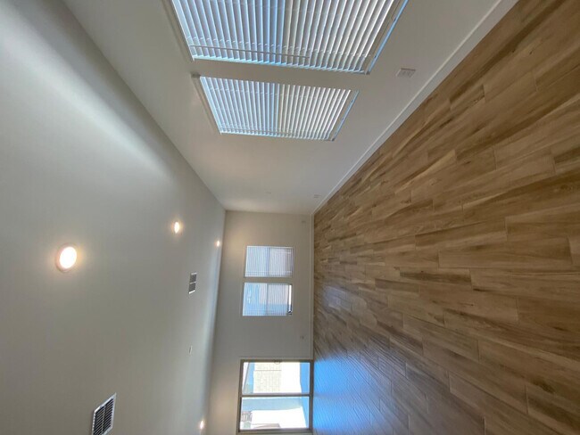 Building Photo - 23414 W Raymond St