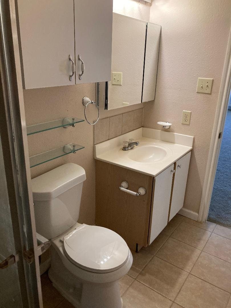 Building Photo - 9307 Mountain Field Dr