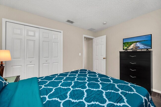 Building Photo - 8538 Sunrise Key Dr