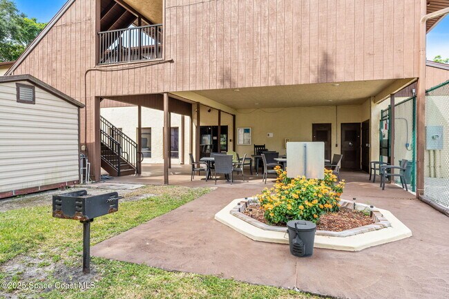 Building Photo - 7814 Shadowood Dr