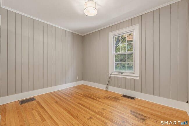 Building Photo - 238 Isinglass Rd