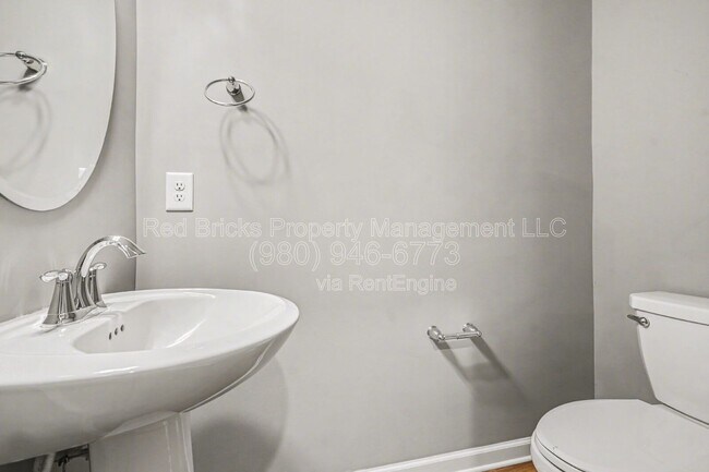 Building Photo - 14419 Rhodes Hall Dr