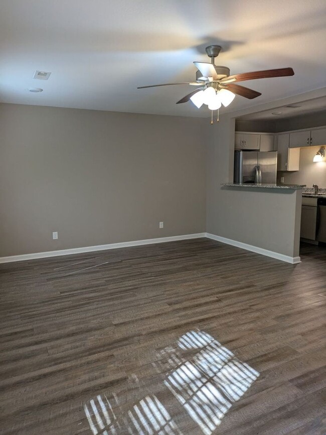 Building Photo - 2 Bedroom Condo For Rent in Sango Area!