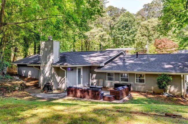 Building Photo - 3482 Scenic Dr