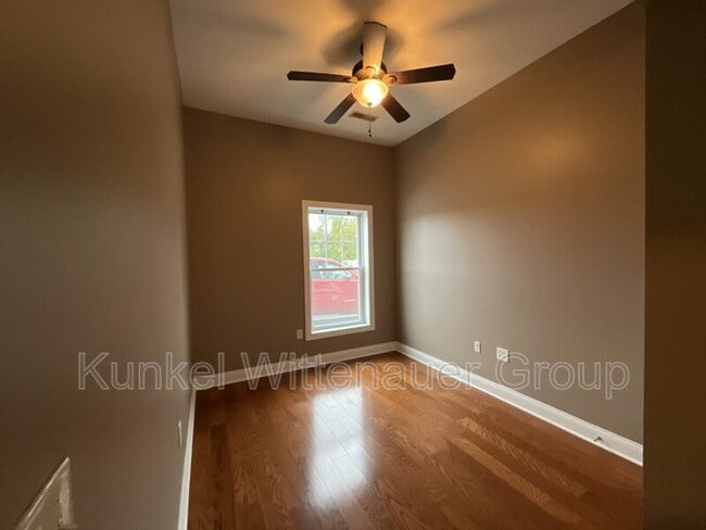 Building Photo - 409 W Washington St