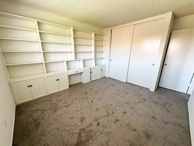 Building Photo - 3 Bdrm/2.5 Bath in Criterion Townhomes Com...