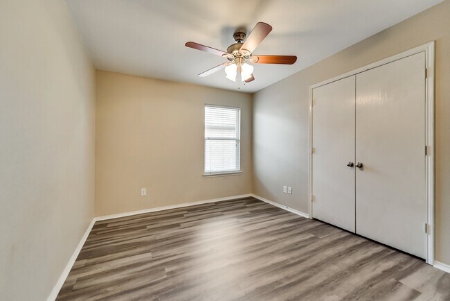 Building Photo - Updated 3-2-2 Ranch in McKamy Evers (North Denton)
