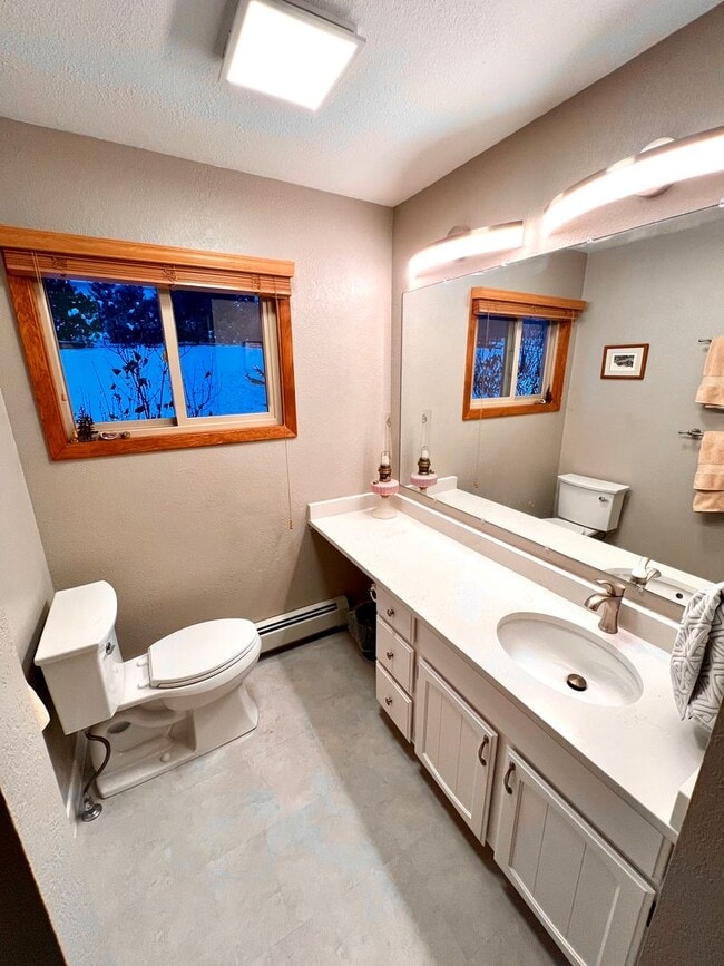 Building Photo - Pet Friendly 4 Bed 3 Bath Single Family Home on Westside W/ Fully Fenced yard, Attached Garage!