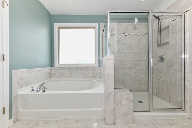 Building Photo - 406 Fairmile Dr