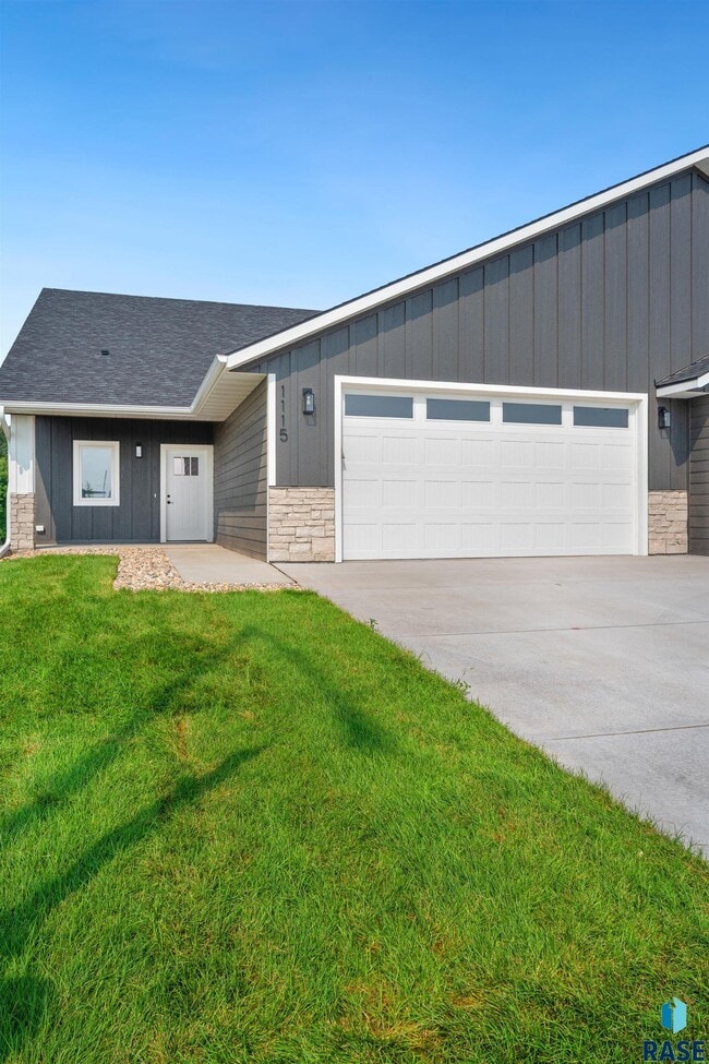 Building Photo - 1113 S Foss Ave