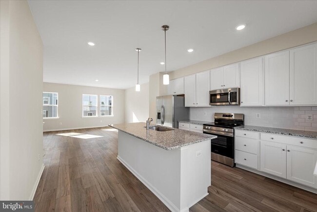 Building Photo - 409 18th Ave