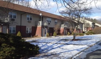 Building Photo - Cambridge Manor