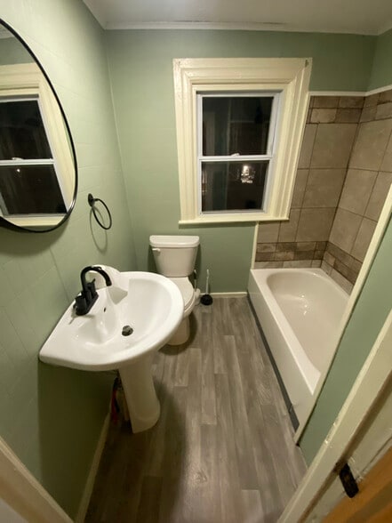 Building Photo - 641 Burlington St