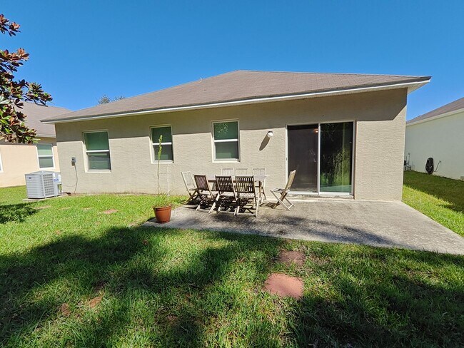 Building Photo - Charming & Modern 3-Bedroom Home with Brig...