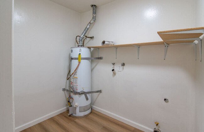 Building Photo - 2608 Ashe Rd