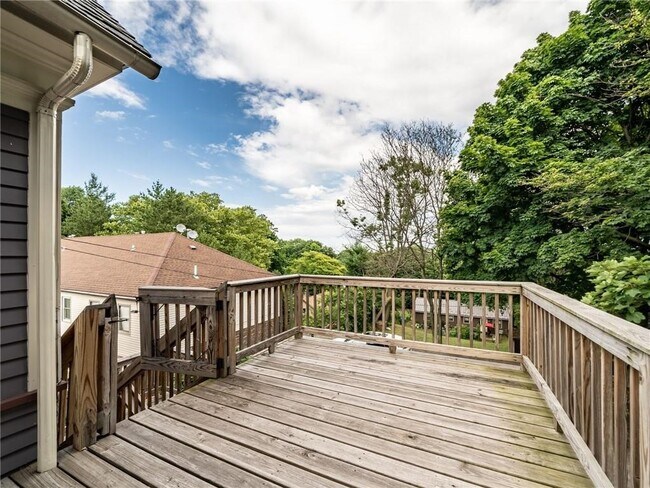 Building Photo - 1108 Lake Ave