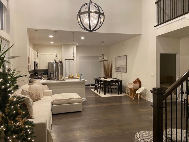 Building Photo - 513 Pershing Ct