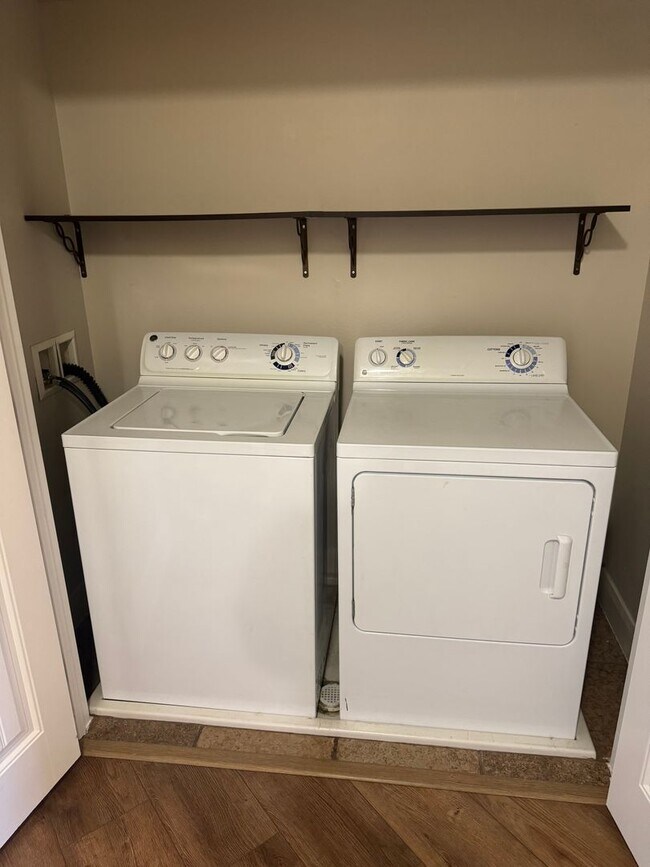 Building Photo - Gorgeous St. George Townhome