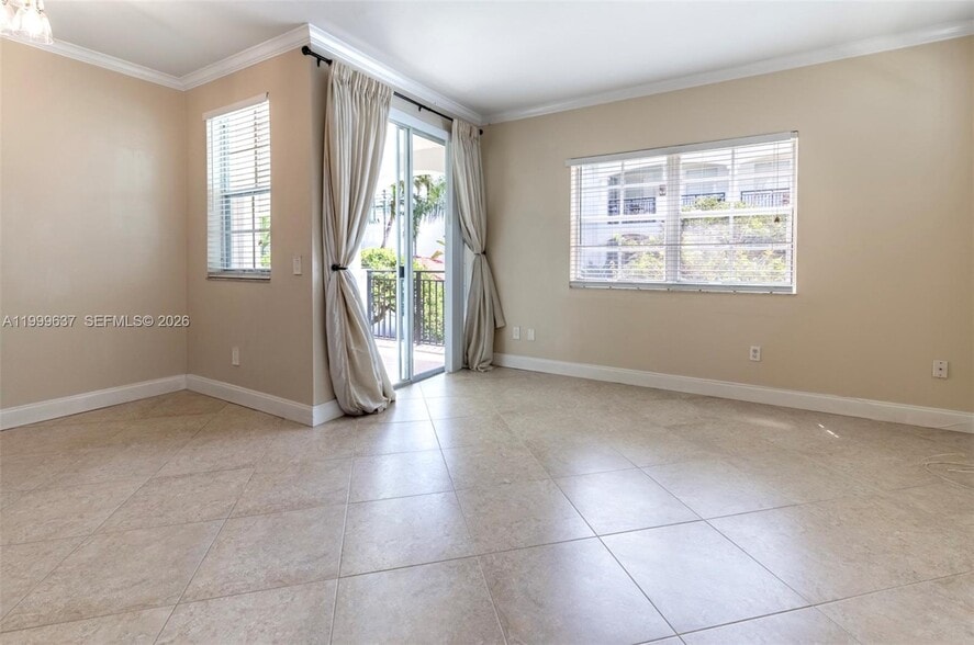 Building Photo - 3255 NE 184th St