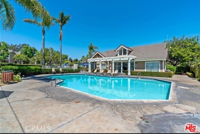 Building Photo - 8721 Endsleigh Ave