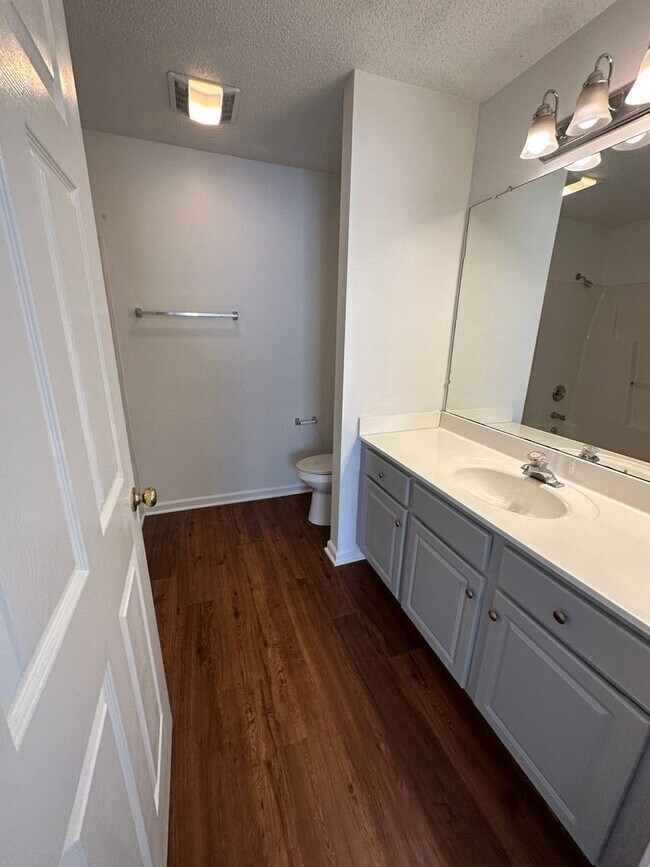 Building Photo - 4612 McClelland Dr