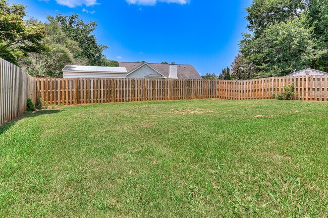 Building Photo - 208 Stonington Dr