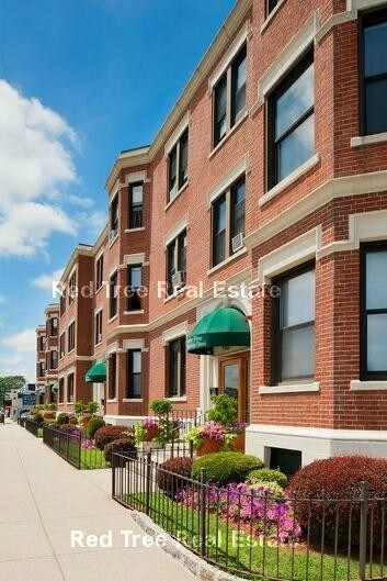 Building Photo - 5 Barrows St