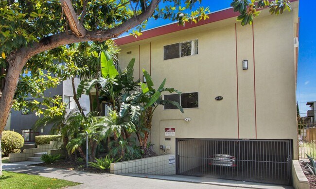 Building Photo - The Voral Apartments