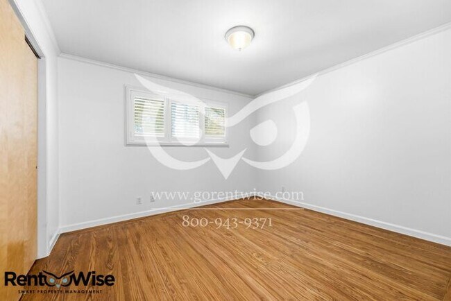 Building Photo - 190 Forest Knolls Dr