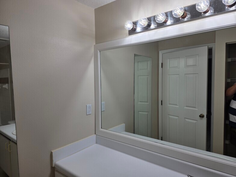 Building Photo - 5610 Pinnacle Heights Cir