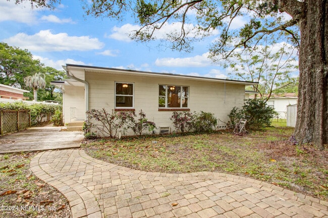 Building Photo - 6418 Terry Parker Dr N
