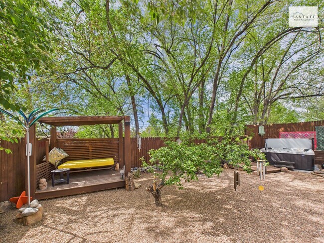 Building Photo - Beautifully Furnished and Equipped Propert...