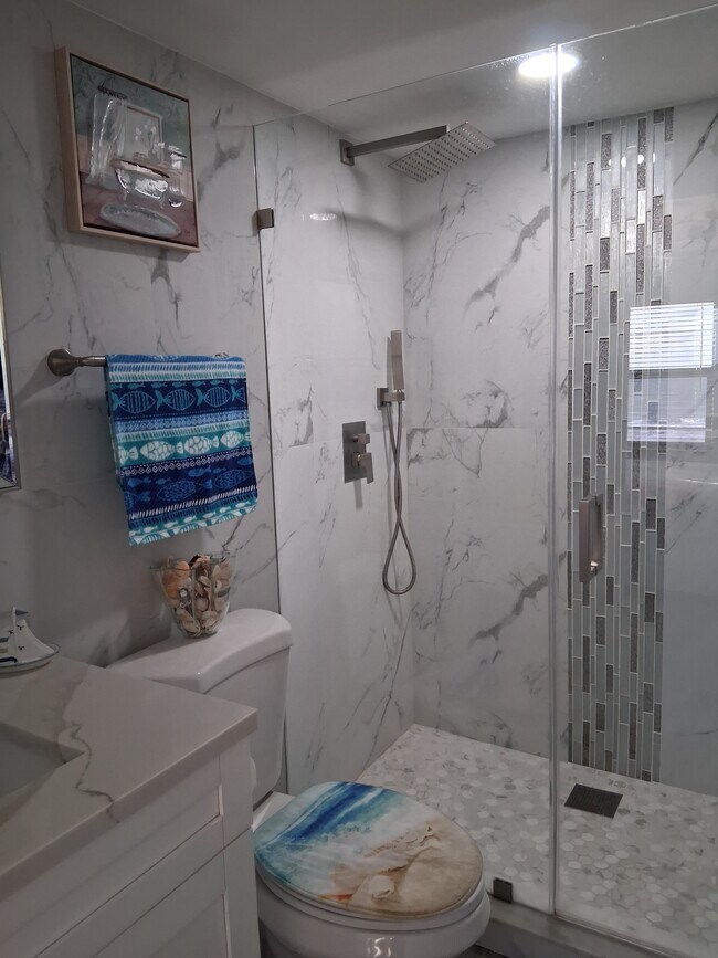 Building Photo - 2390 Ocean Shore Blvd