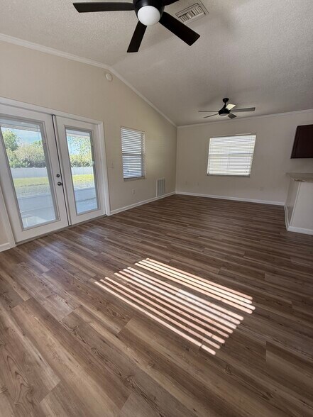 Building Photo - 115 58th St E